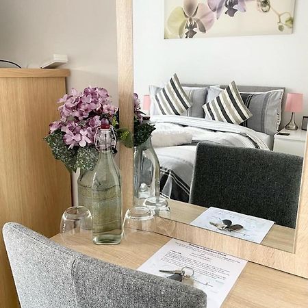 Manchester Escape - Private Room & Bathroom Near Etihad And Coop Arena - Free Secure Parking Eksteriør billede